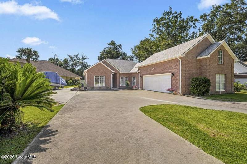 4 bedroom Single Family Residence at 118 Regal Road, Royal Oaks, Brunswick — photo 2