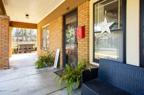 711 Holly Street, Waycross GA - photo 8 of 56