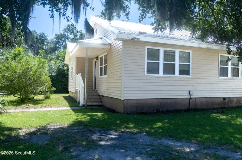 3 bedroom Single Family Residence at 1327 Lee Street, Town Commons, Brunswick — photo 3