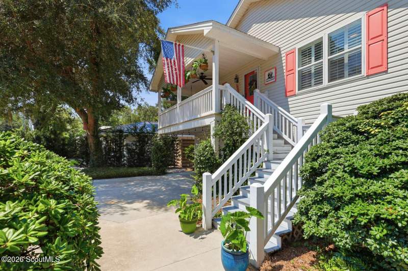 4 bedroom Single Family Residence at 1007 Mallery Street, Lincoln Field, St. Simons Island — photo 3