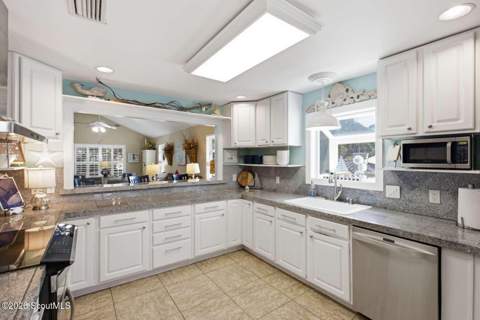 1007 Mallery Street, St. Simons Island GA - photo 16 of 40