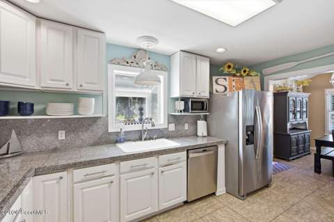 1007 Mallery Street, St. Simons Island GA - photo 17 of 40