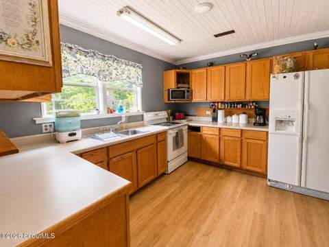 7161 Sweetwater Drive, Blackshear GA - photo 8 of 20