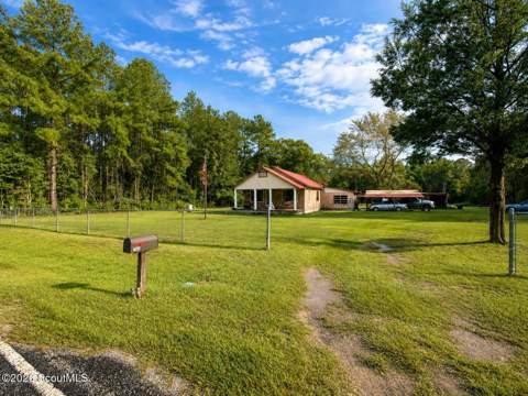 7161 Sweetwater Drive, Blackshear GA - photo 18 of 20