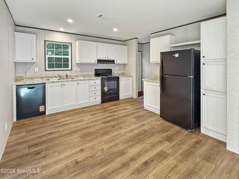 3 bedroom Mobile Home at 112 Gene Court, Ridgewood, Brunswick — photo 2