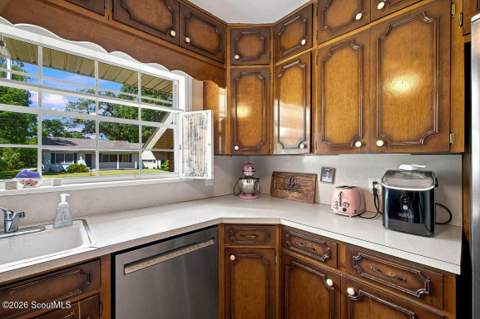 302 Reynolds Street, Brunswick GA - photo 14 of 47