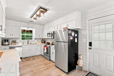 3316 Winn Clay Drive, Waycross GA - photo 12 of 35