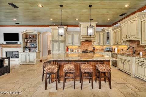 712 Hamilton Landing Drive, St. Simons Island GA - photo 10 of 47