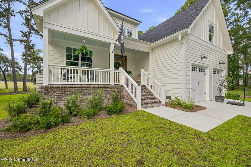 4 bedroom Single Family Residence at 147 Navigator Way, Sanctuary Cove, Waverly — photo 2