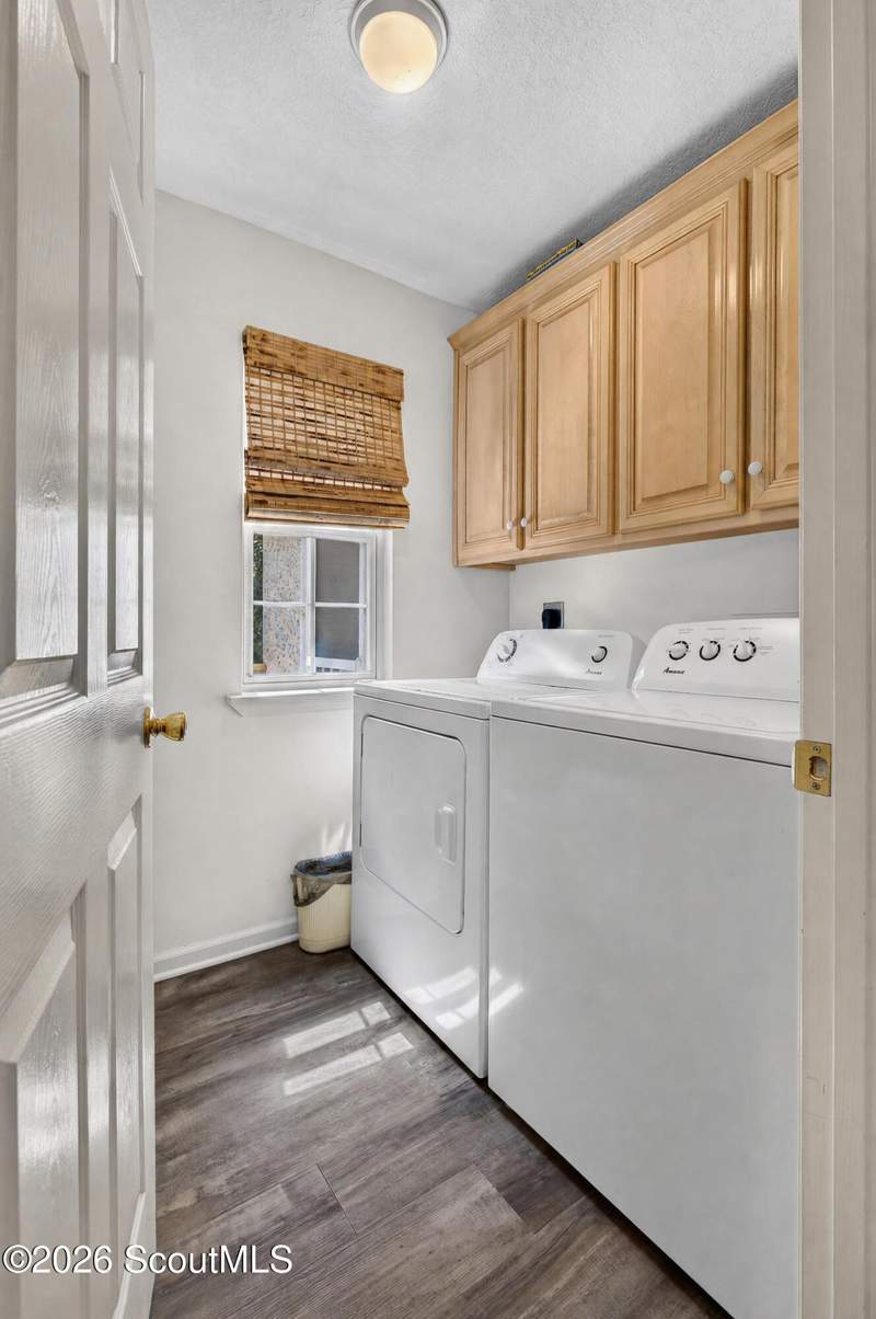 3 bedroom Single Family Residence at 1188 Jessica Drive, Island View, Darien — photo 3