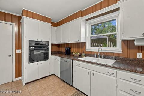 107 Glenwood Drive, Brunswick GA - photo 13 of 46