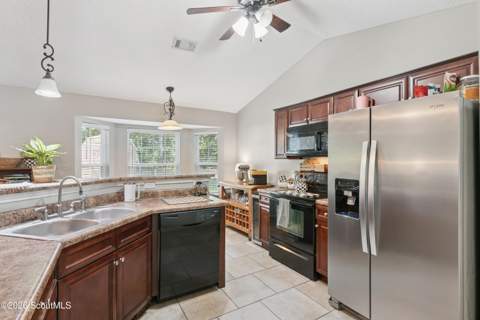 204 Callie Circle, Brunswick GA - photo 14 of 25