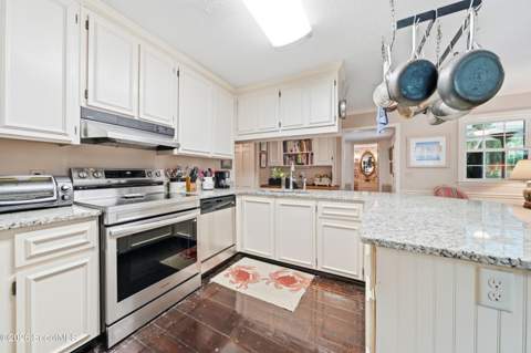 282 Wild Heron Drive, St. Simons Island GA - photo 8 of 27