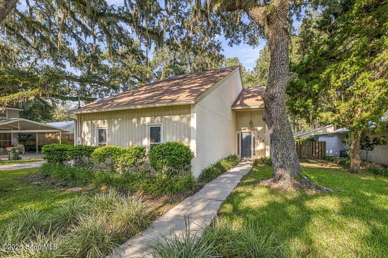 3 bedroom Single Family Residence at 115 Broadway Street, St. Simons Heights, St. Simons Island — photo 1