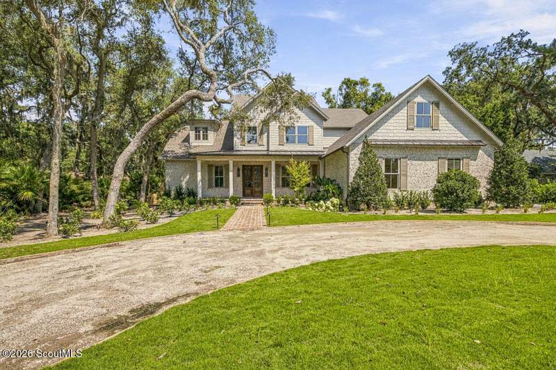 5 bedroom Single Family Residence at 11 Tanglewood Road, Black Banks, St. Simons Island — photo 2