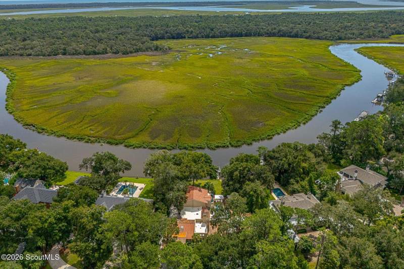 6 bedroom Single Family Residence at 140 Hampton Point Drive, Hampton Point, St. Simons Island — photo 3