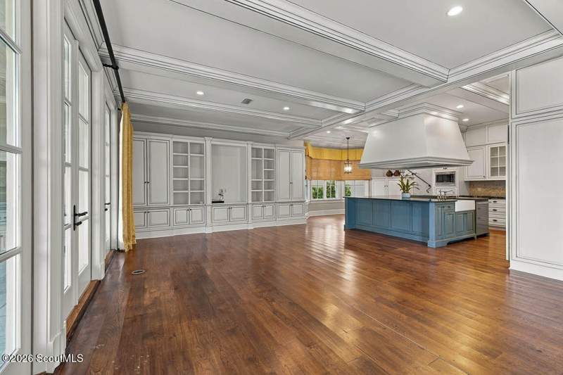 5 bedroom Single Family Residence at 117 Hawkins Island Circle, Hawkins Island, St. Simons Island — photo 3