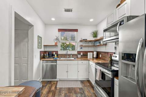1606 Norwich Street, Brunswick GA - photo 9 of 55