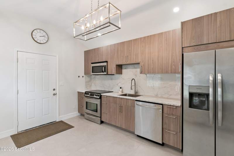 5 bedroom Single Family Residence at 2239 Poinsettia Circle, Magnolia Park, Brunswick — photo 4