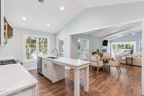 39 Bay Tree Court East Court, St. Simons Island GA - photo 11 of 33