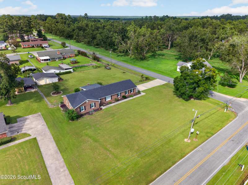 3 bedroom Single Family Residence at 907 E Waring Street, No Recorded Subdivision, Waycross — photo 3