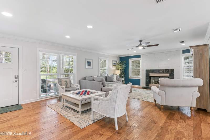 6 bedroom Single Family Residence at 102 Silver Lake Road, Silver Lake, St. Simons Island — photo 5