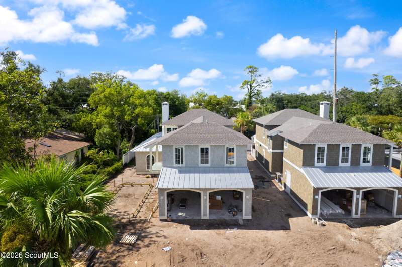 4 bedroom Single Family Residence at 2033 Bruce Drive, East Beach, St. Simons Island — photo 2