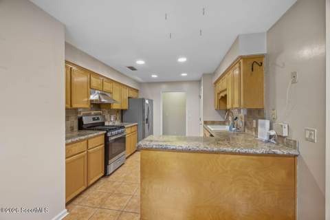 311 Lochland Place, Brunswick GA - photo 8 of 37