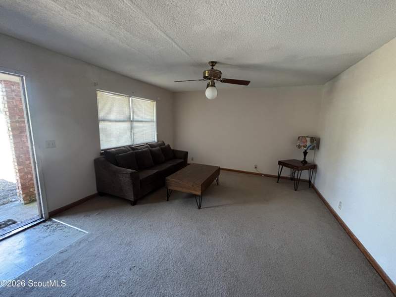 4 bedroom Duplex at 118 S Palm Drive, Country Club Heights, Brunswick — photo 3