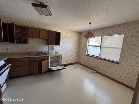 118 S Palm Drive, Brunswick GA - photo 6 of 17