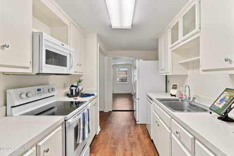 236 Broadway Street, St. Simons Island GA - photo 11 of 31