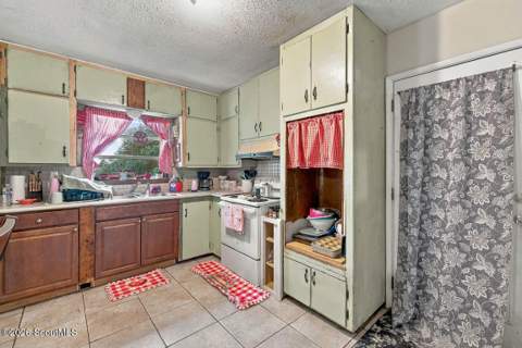 801 Oak Bluff Road, Brunswick GA - photo 11 of 24