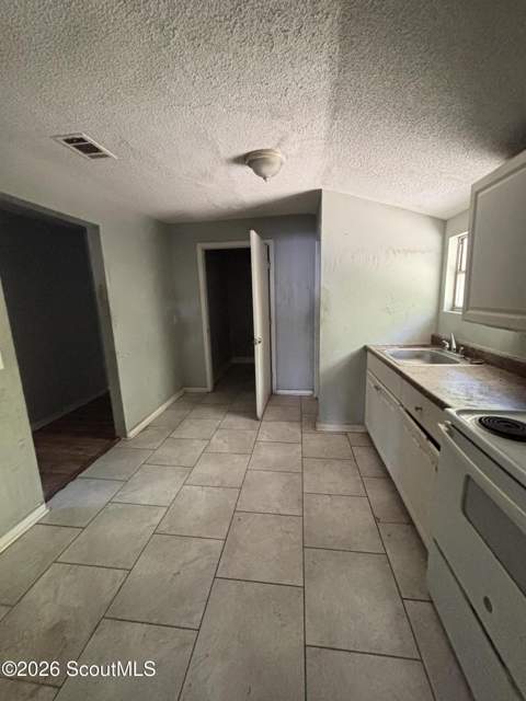 921 Gordon Street, Brunswick GA - photo 9 of 11