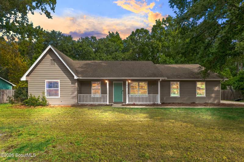 3 bedroom Single Family Residence at 703 E Bay Avenue, Royal Heights, Kingsland — photo 2