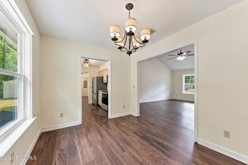 3 bedroom Single Family Residence at 703 E Bay Avenue, Royal Heights, Kingsland — photo 5