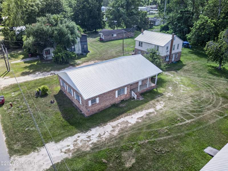 4 bedroom Duplex at 412 NW Central Avenue, No Recorded Subdivision, Blackshear — photo 5