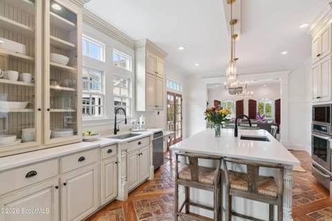 119 Southpoint Drive, St. Simons Island GA - photo 6 of 51