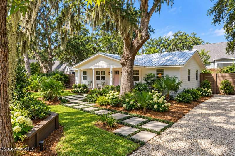 3 bedroom Single Family Residence at 225 S Harrington Road, Harrington, St. Simons Island — photo 2