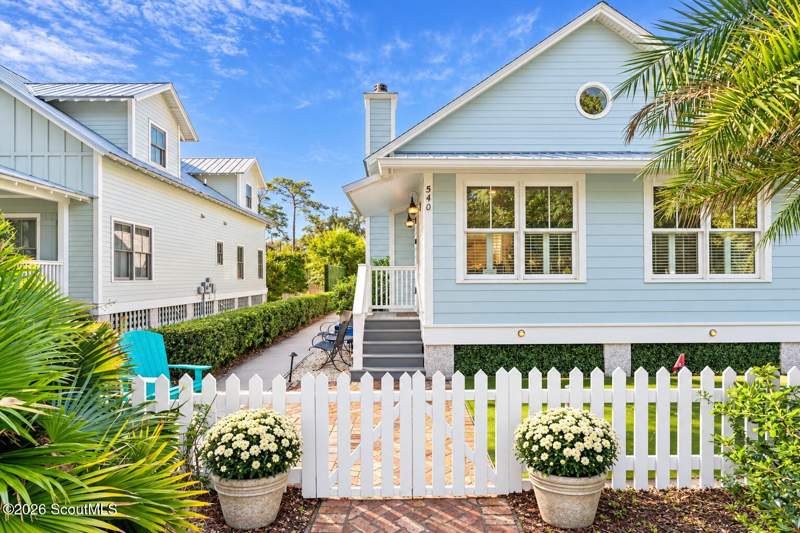 5 bedroom Single Family Residence at 540 Magnolia Avenue, St. Simons Park, St. Simons Island — photo 2