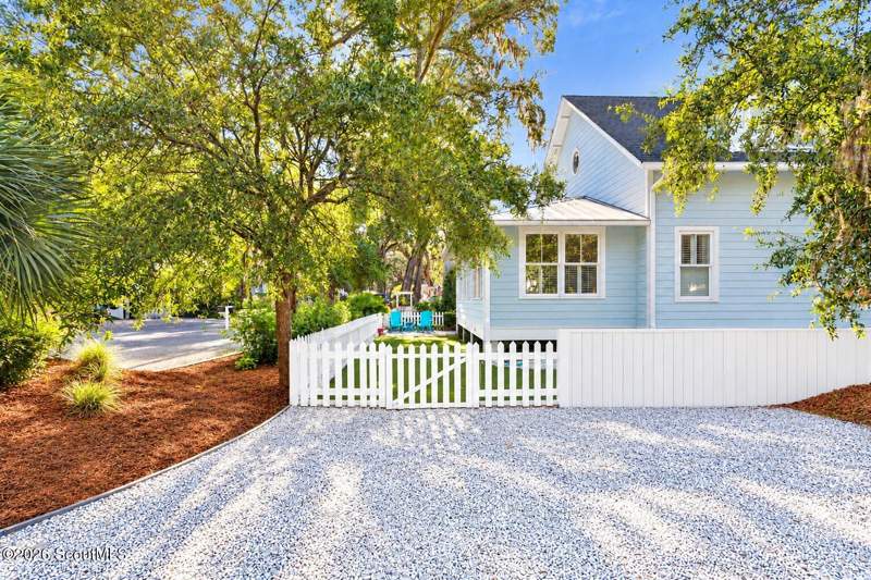 5 bedroom Single Family Residence at 540 Magnolia Avenue, St. Simons Park, St. Simons Island — photo 3