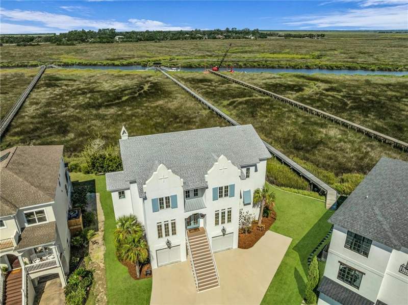 6 bedroom Single Family Residence at 17 Atlantic Point Drive, Atlantic Point, St. Simons Island — photo 2