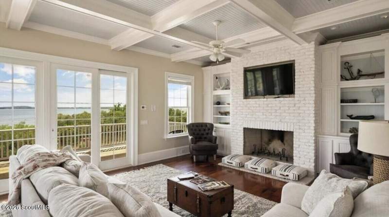 5 bedroom Single Family Residence at 142 Admiralty Way, Liberty Harbor, Brunswick — photo 4