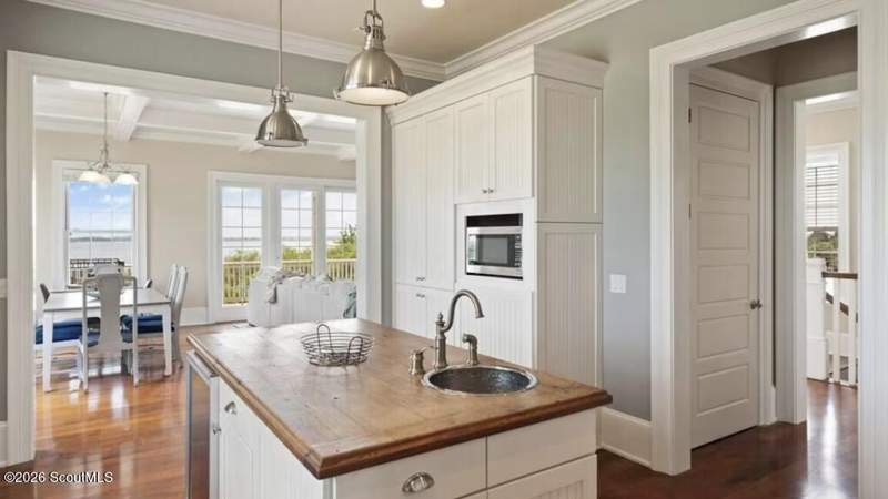 5 bedroom Single Family Residence at 142 Admiralty Way, Liberty Harbor, Brunswick — photo 5