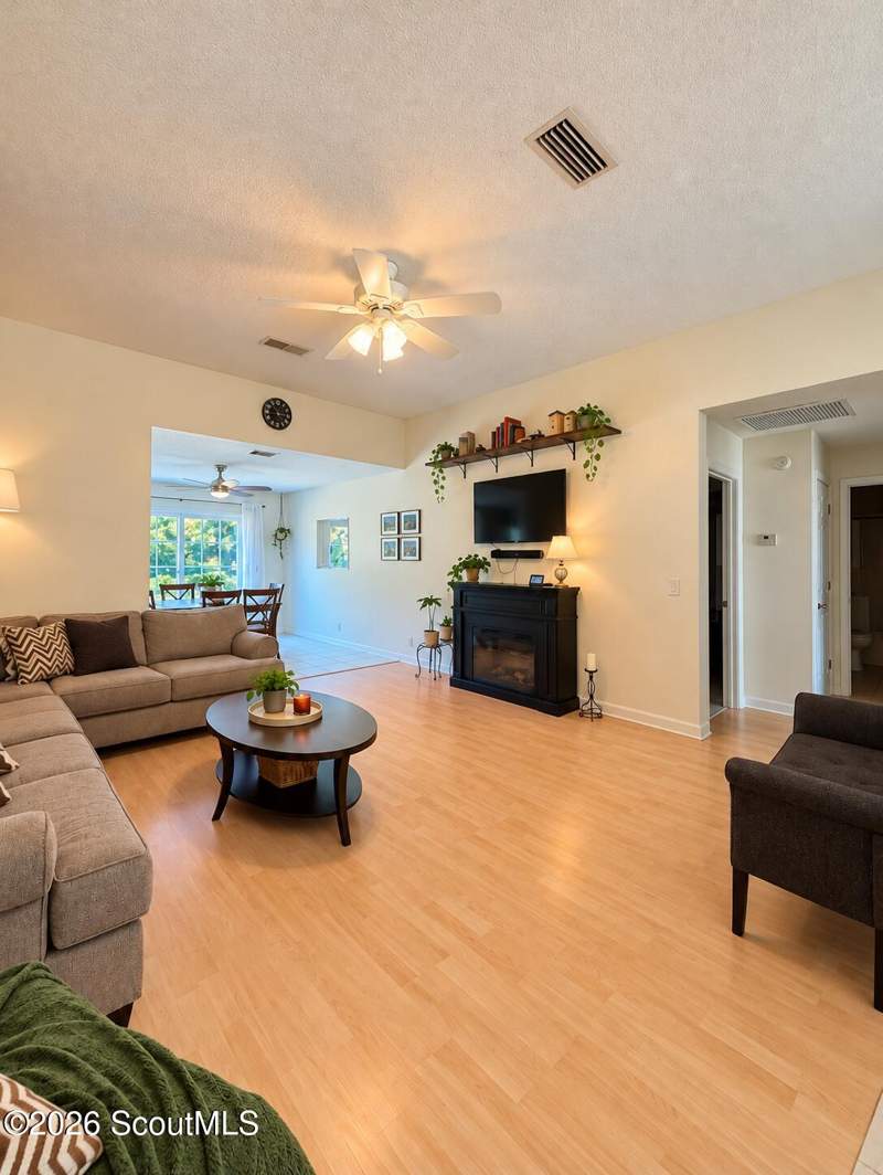 3 bedroom Single Family Residence at 143 Bridgewater Circle, Bridgewater, Brunswick — photo 2