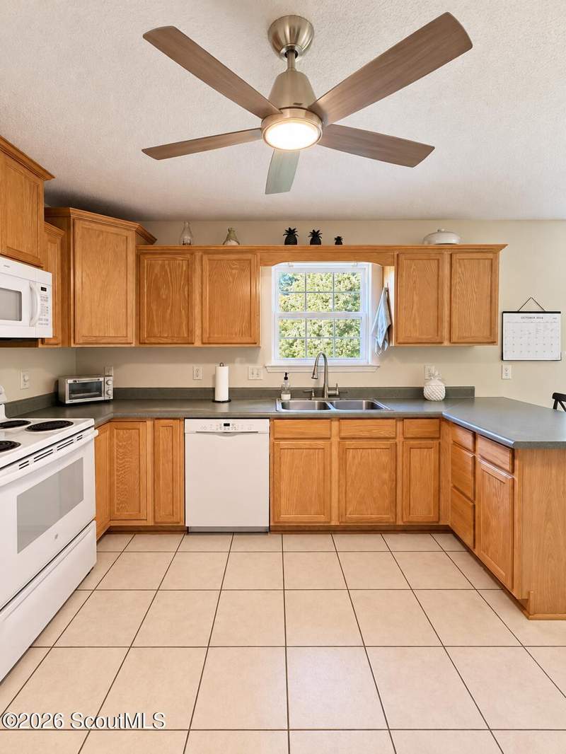 3 bedroom Single Family Residence at 143 Bridgewater Circle, Bridgewater, Brunswick — photo 4