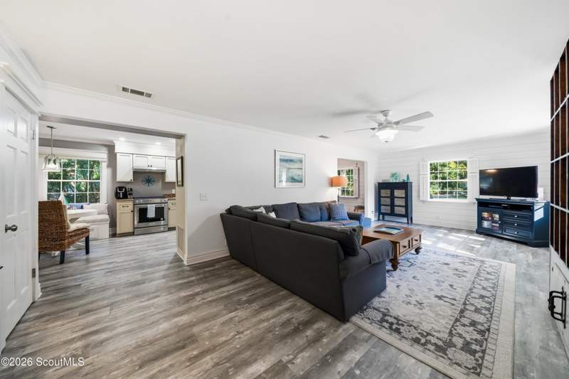 5 bedroom Single Family Residence at 166 Saint Clair Drive, St Clair Tract, St. Simons Island — photo 4
