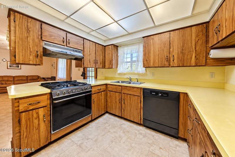 4 bedroom Single Family Residence at 2142 Ben Couch Road, Blackshear, Blackshear — photo 2