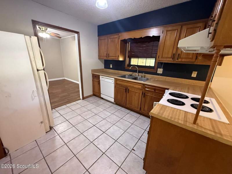 3 bedroom Single Family Residence at 3427 Meadow Lane, Waycross, Waycross — photo 4