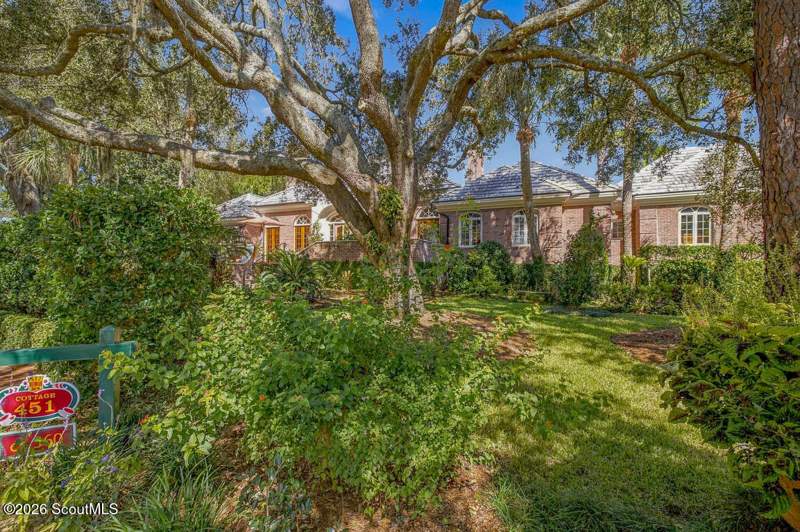 4 bedroom Single Family Residence at 360 W Thirty Seventh Street, Sea Island Subdivision #1, Sea Island — photo 5
