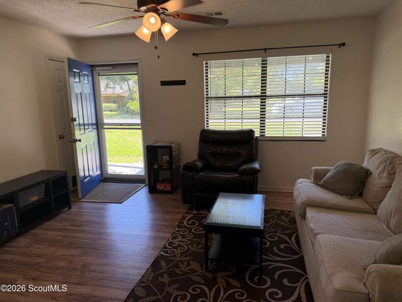 3 bedroom Single Family Residence at 570 S Cedar Street, Terra Haute, Kingsland — photo 3